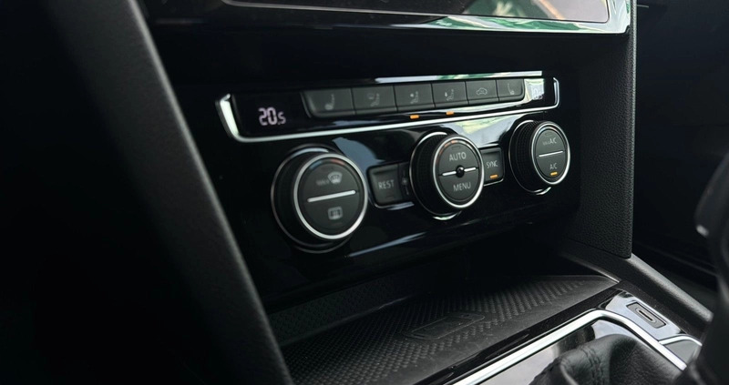 Volkswagen Passat cena 85000 przebieg: 93300, rok produkcji 2020 z Borne Sulinowo małe 211